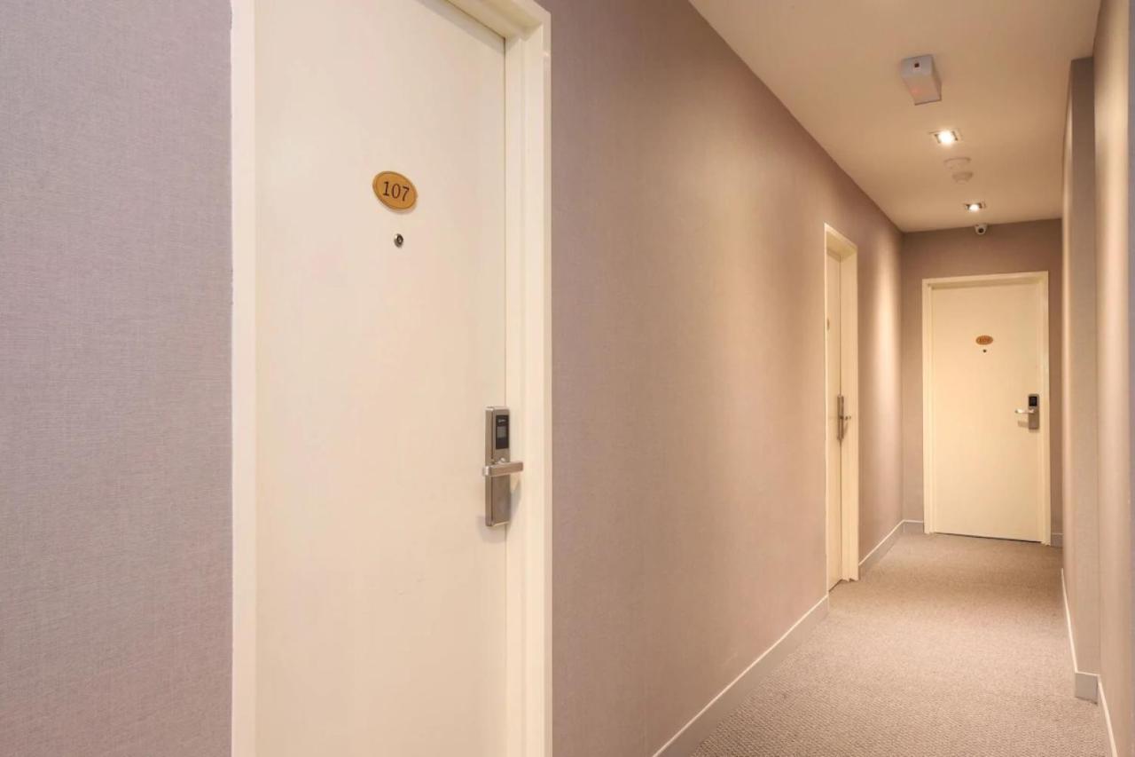De Cyber Boutique Hotel Сиберджая Екстериор снимка